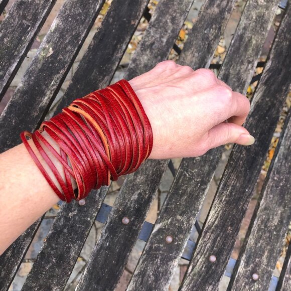 Red leather wrap bracelet/choker - Picture 2 of 9